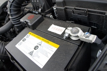 How do I make sure my car battery has a good electrical connection?